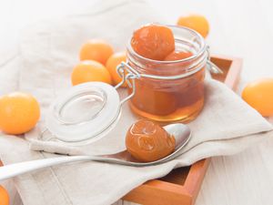 Candied kumquat