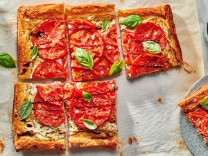 Tomato puff pastry tart