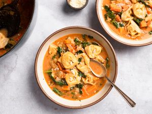 Vegan veggie tortellini soup