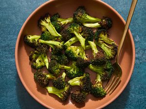 A large bowl of air fryer broccoli
