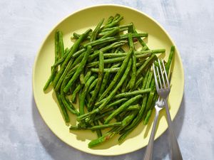 roasted green beans on plate