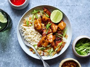 Baked tofu in Thai peanut sauce