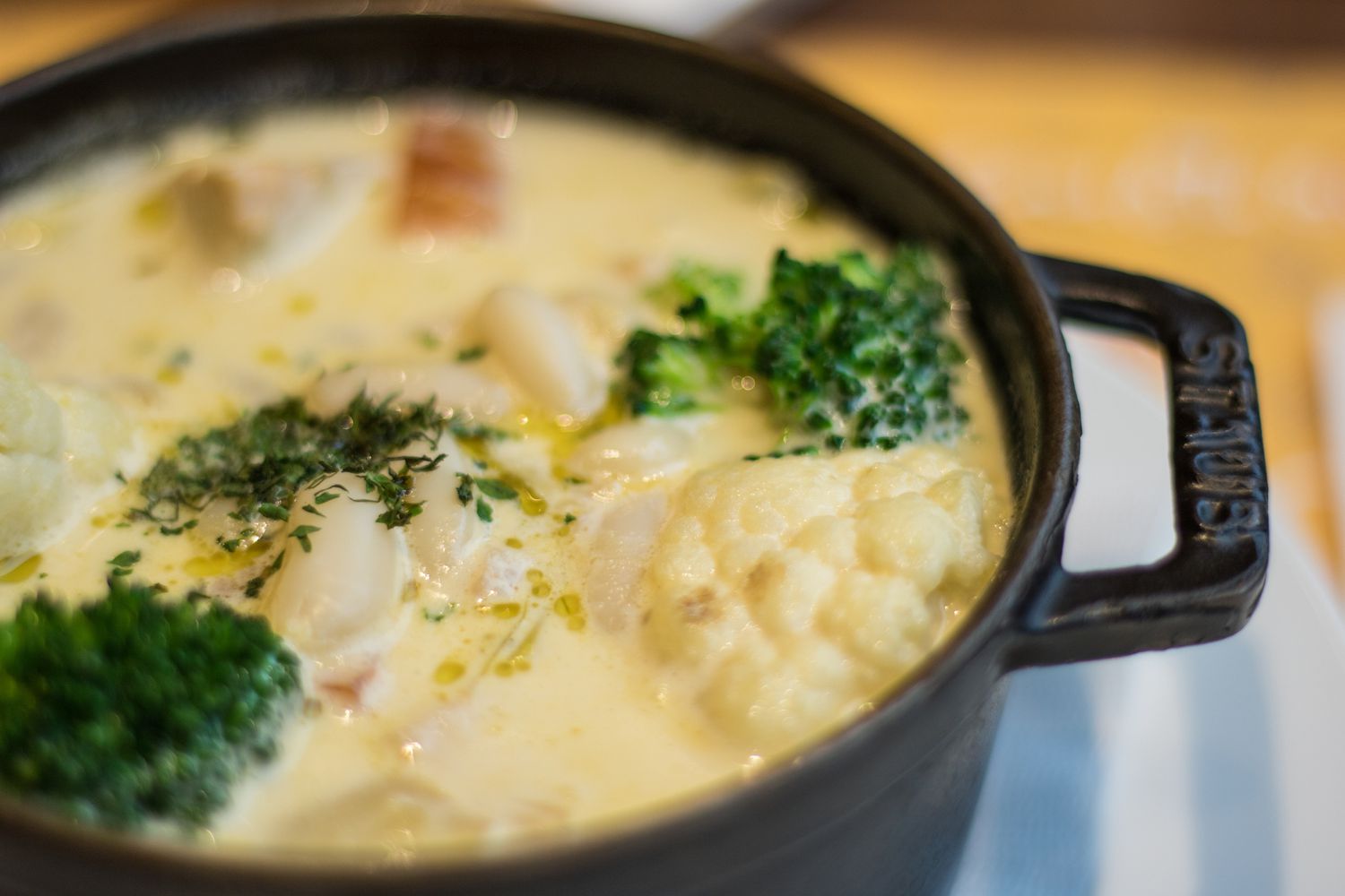 Cream of cauliflower soup with parsley