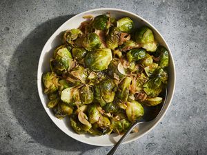 instant pot brussel sprouts in bowl