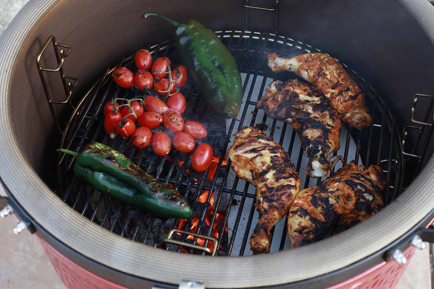 kamado-joe-classic-iii with food grilling on the grate