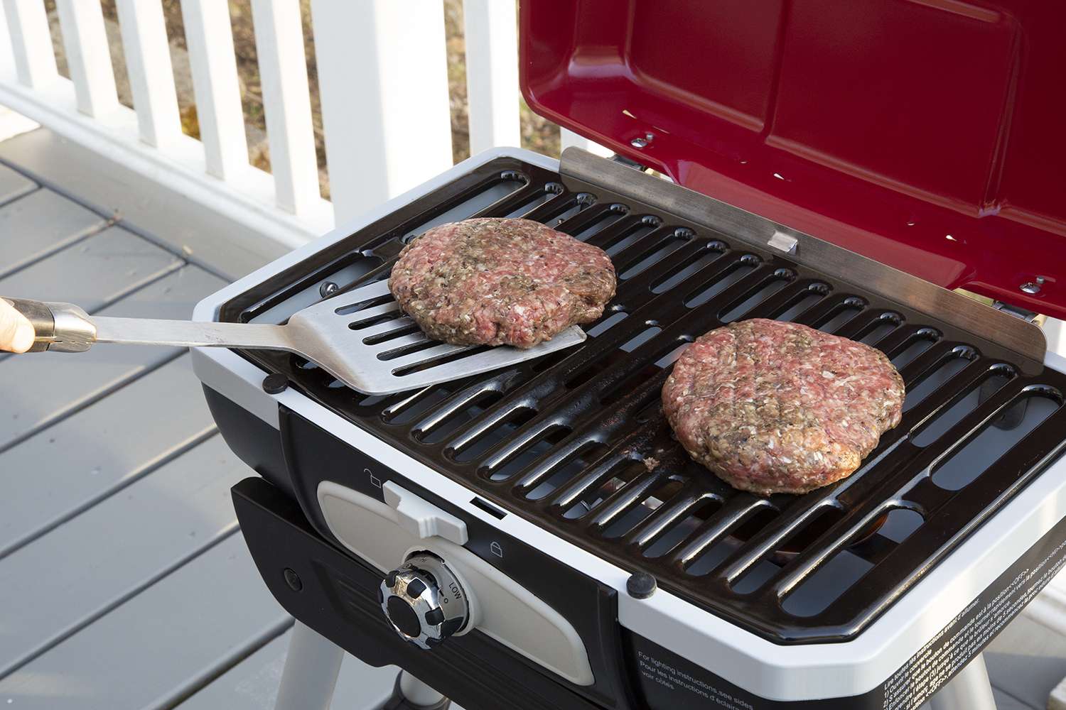 cuisinart-petit-gourmet-gas-grill-burgers