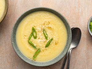 Vegan Cauliflower and Potato Soup