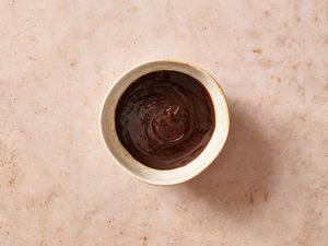 hoisin sauce in a bowl 