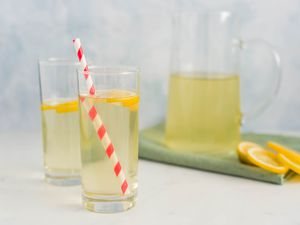 Classic elderflower cordial recipe