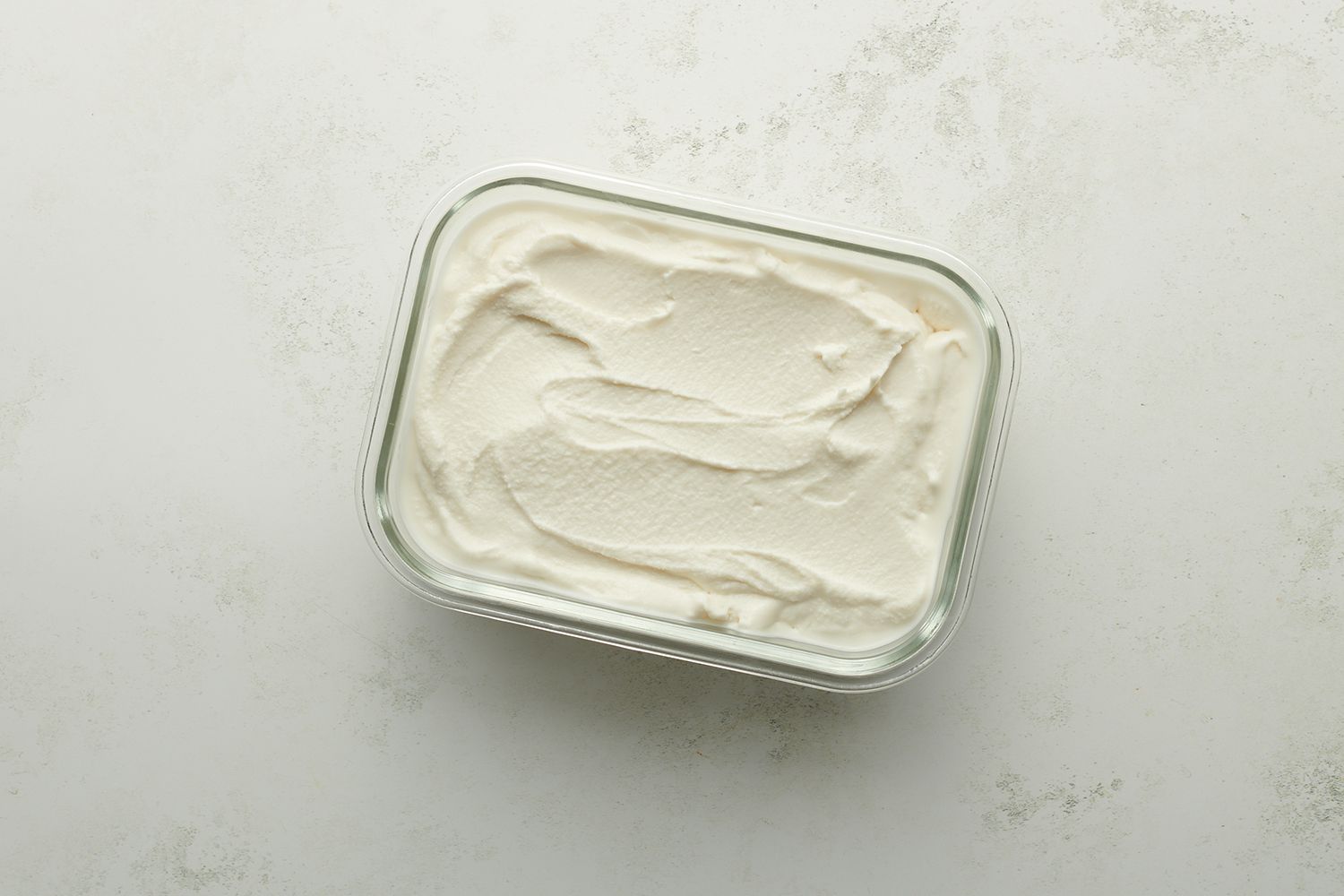 vegan ice cream recipe with oak milk in a glass container