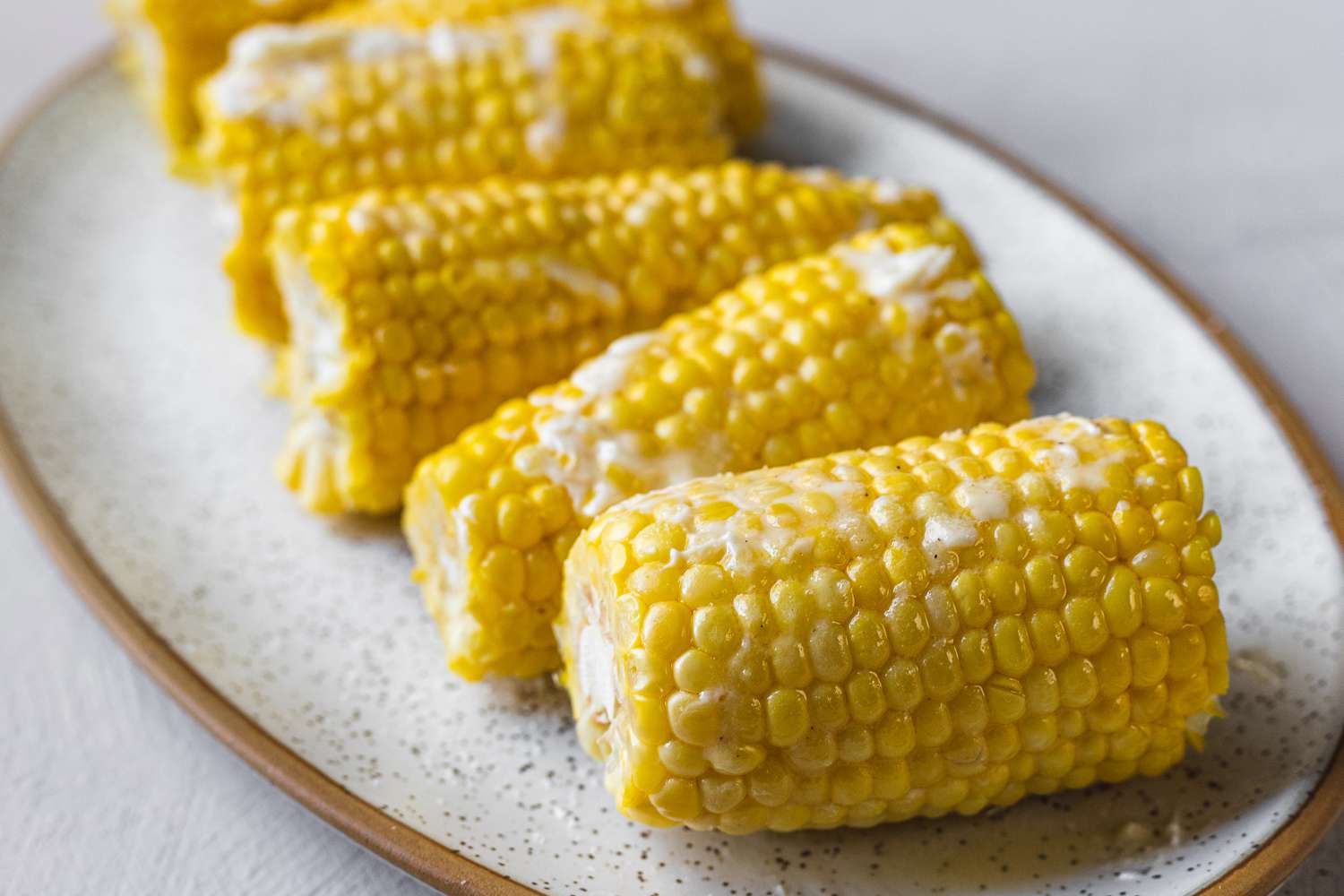 Steamed corn on the cob