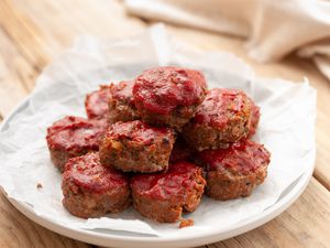 Meatloaf muffins on a plate