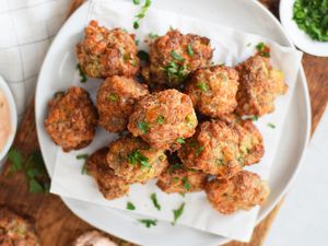 bisquick-sausage-balls-4778066-08