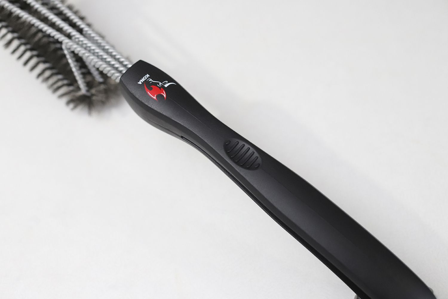 kona-360-clean-grill-brush-handle