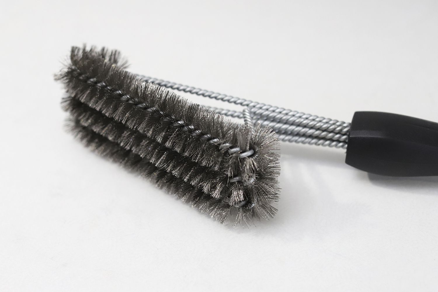 kona-360-clean-grill-brush-bristles