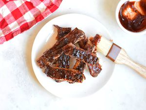 Sous vide ribs on a plate