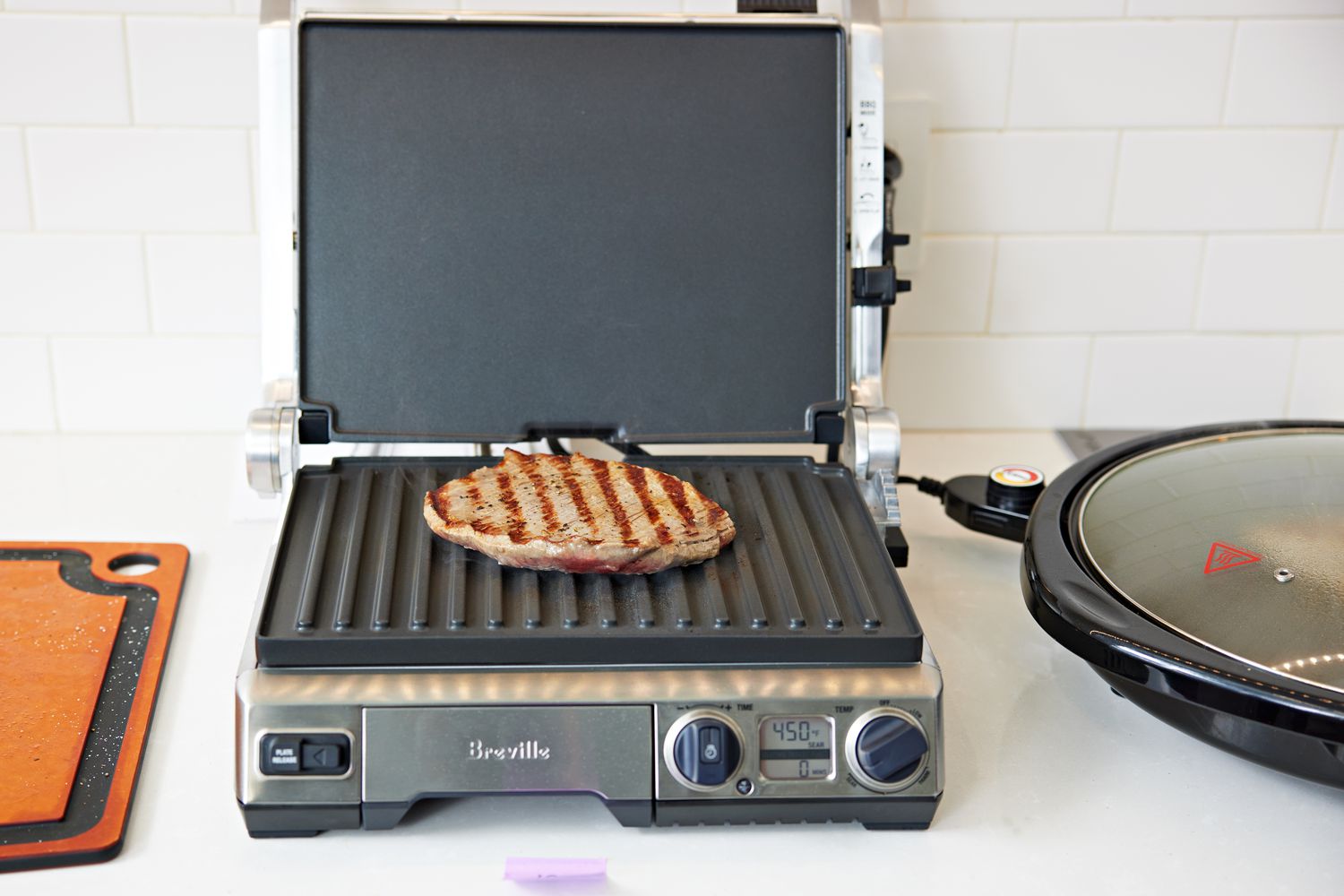 Steak cooking on a Breville BGR820XL The Smart Grill