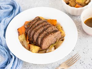 Tri-tip roast with vegetables