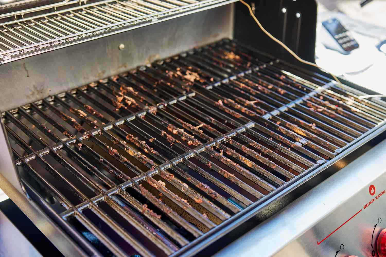 Dirty grill grate on the Weber Genesis EX-325S Propane Gas Smart Grill