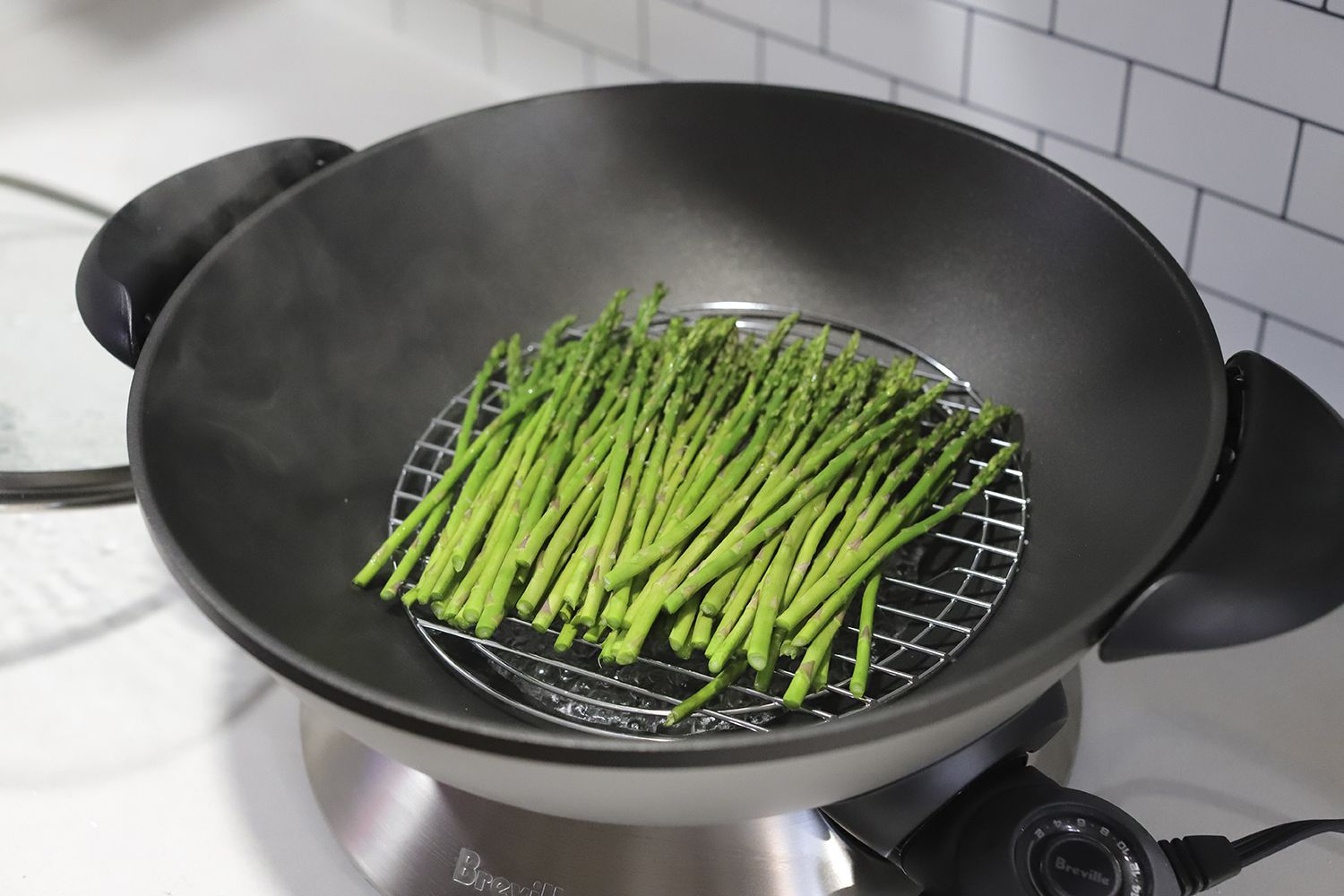 breville-hot-wok-pro-asparagus