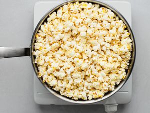 popcorn in a saucepan 