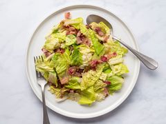 Polish Wilted Lettuce Salad (Salata z Boczkiem)
