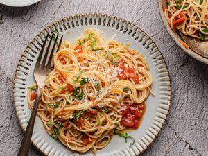 Angel hair pasta capellini pomodoro