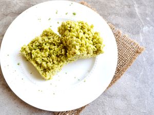 Matcha Green Tea Rice Krispie Marshmallow Treats