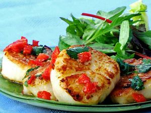 Thai Scallops With Salad