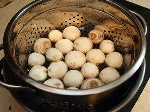 Washing mushrooms