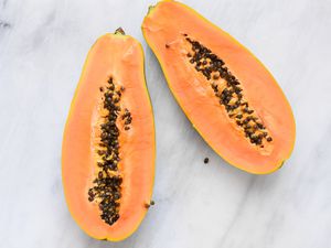 How to open a papaya