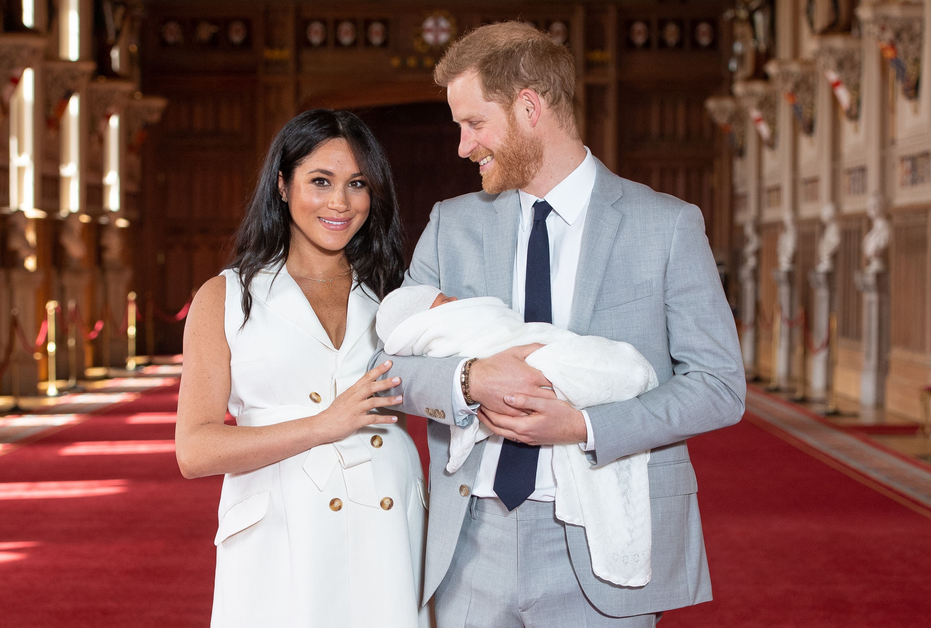  Prince Harry and Meghan Markle with their baby son Archie Harrison Mountbatten-Windsor