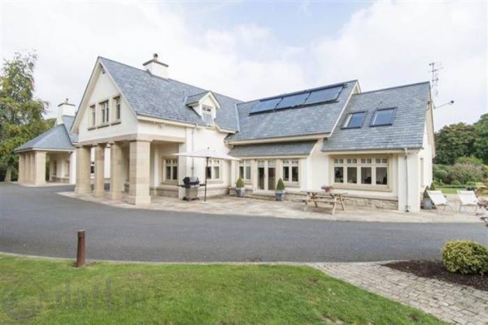 In 2019 McGregor splashed £2m on this stunning home in Ireland