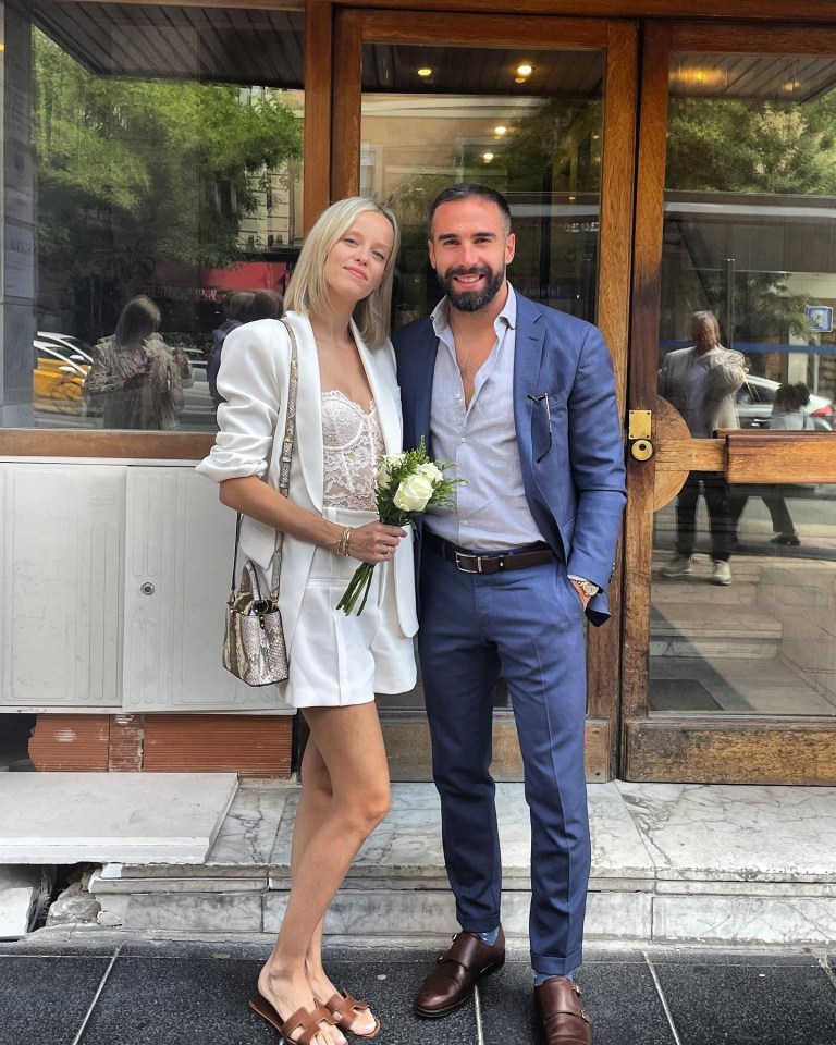 Dani Carvajal is married to Daphne Canizares, the twin sister of Melanie