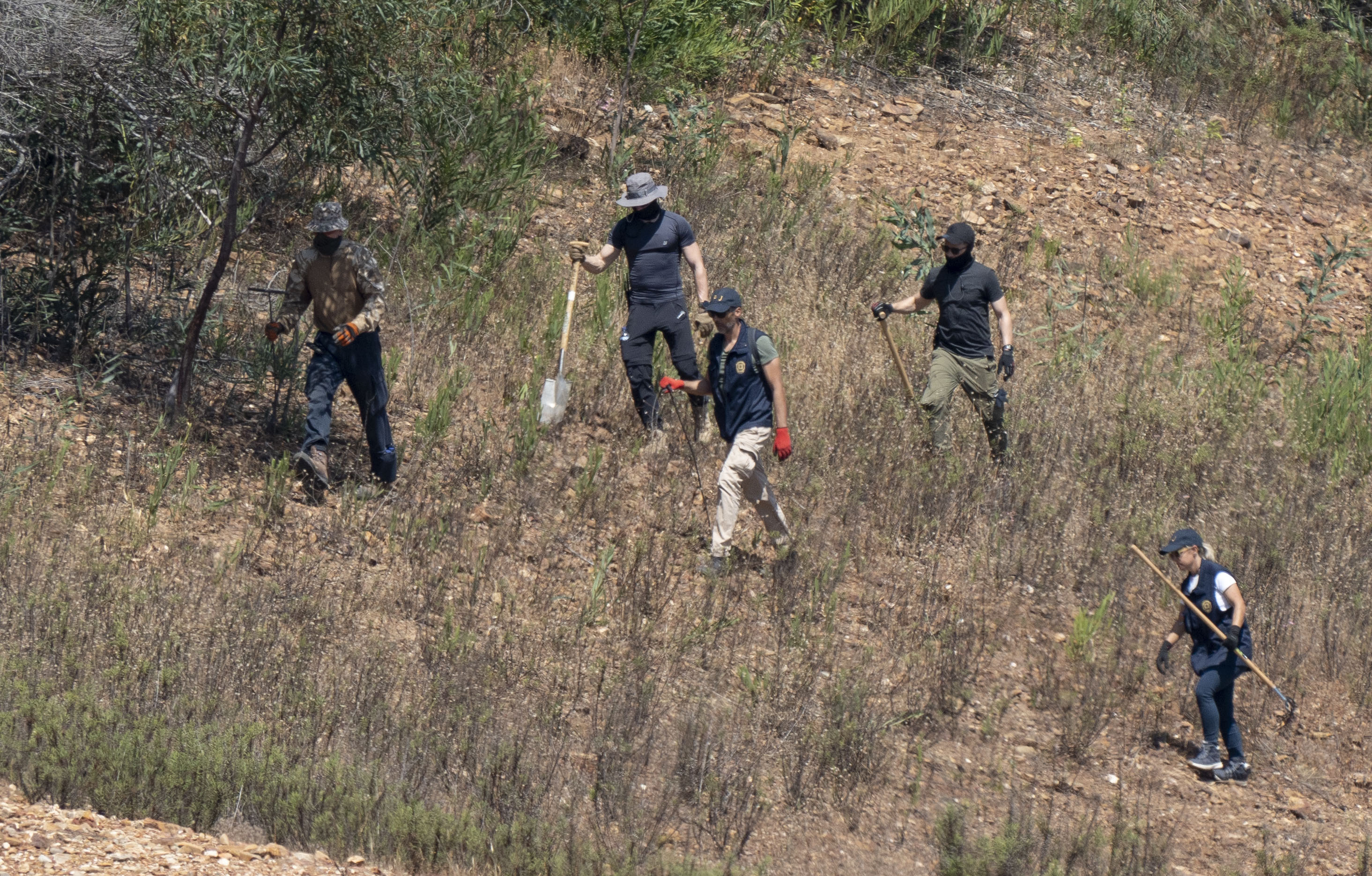 Cops conducted a search at the Barragem do Arade reservoir