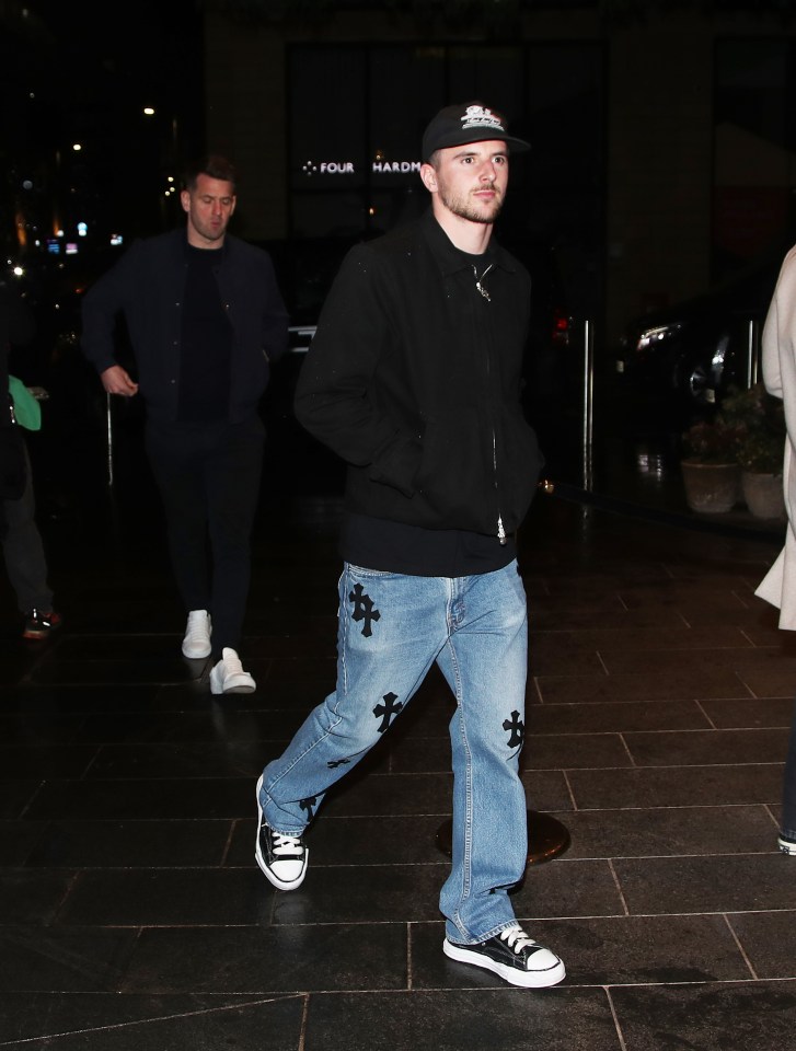 Mason Mount sported a cap as he walked in ahead of Tom Heaton