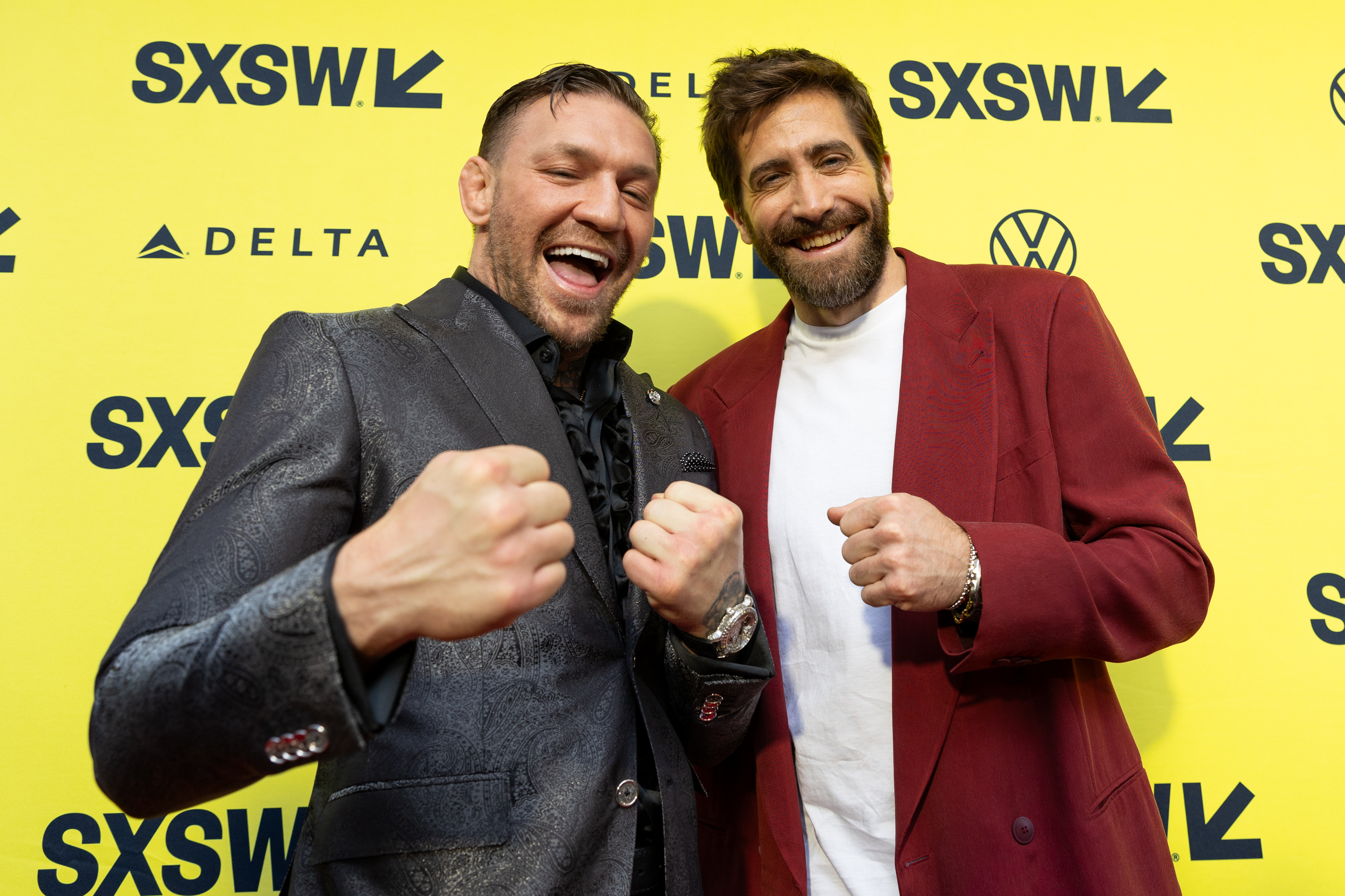 Jake was so determined to boast a ripped body that could rival fighting legend Conor’s for his Road House role, he lifted weights, ran several miles a day