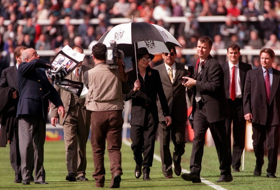 Michael Jackson visited Craven Cottage with Mohamed Al-Fayed in 1999