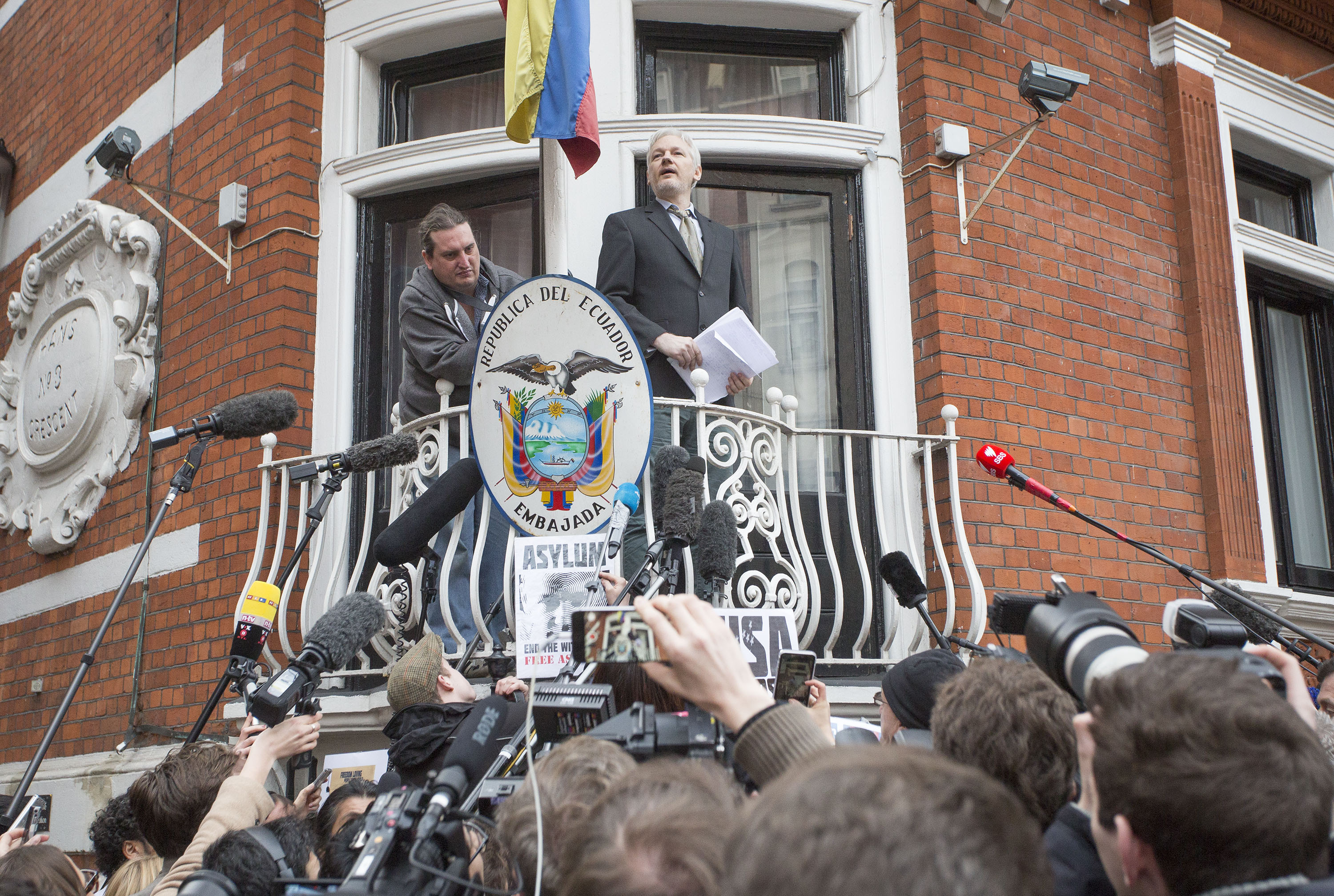 Assange speaking at the Ecuador Embassy in 2016