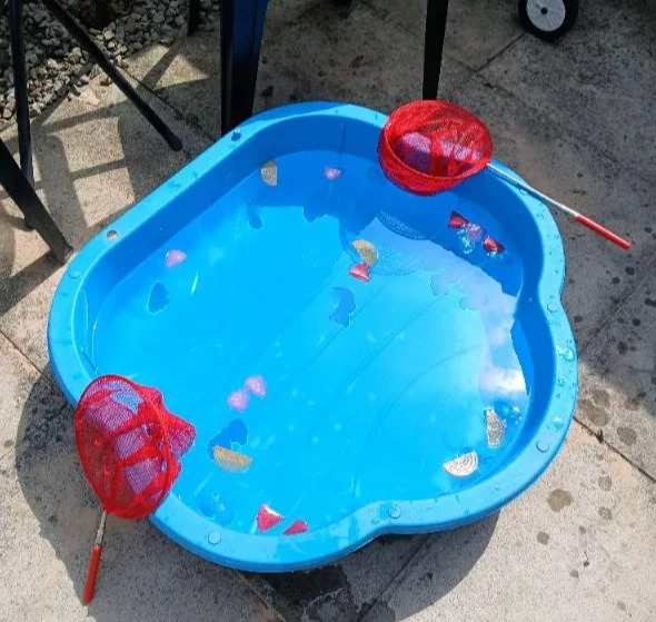 Amy shared a cheap way to keep kids cool & entertained for hours using Home Bargains buys