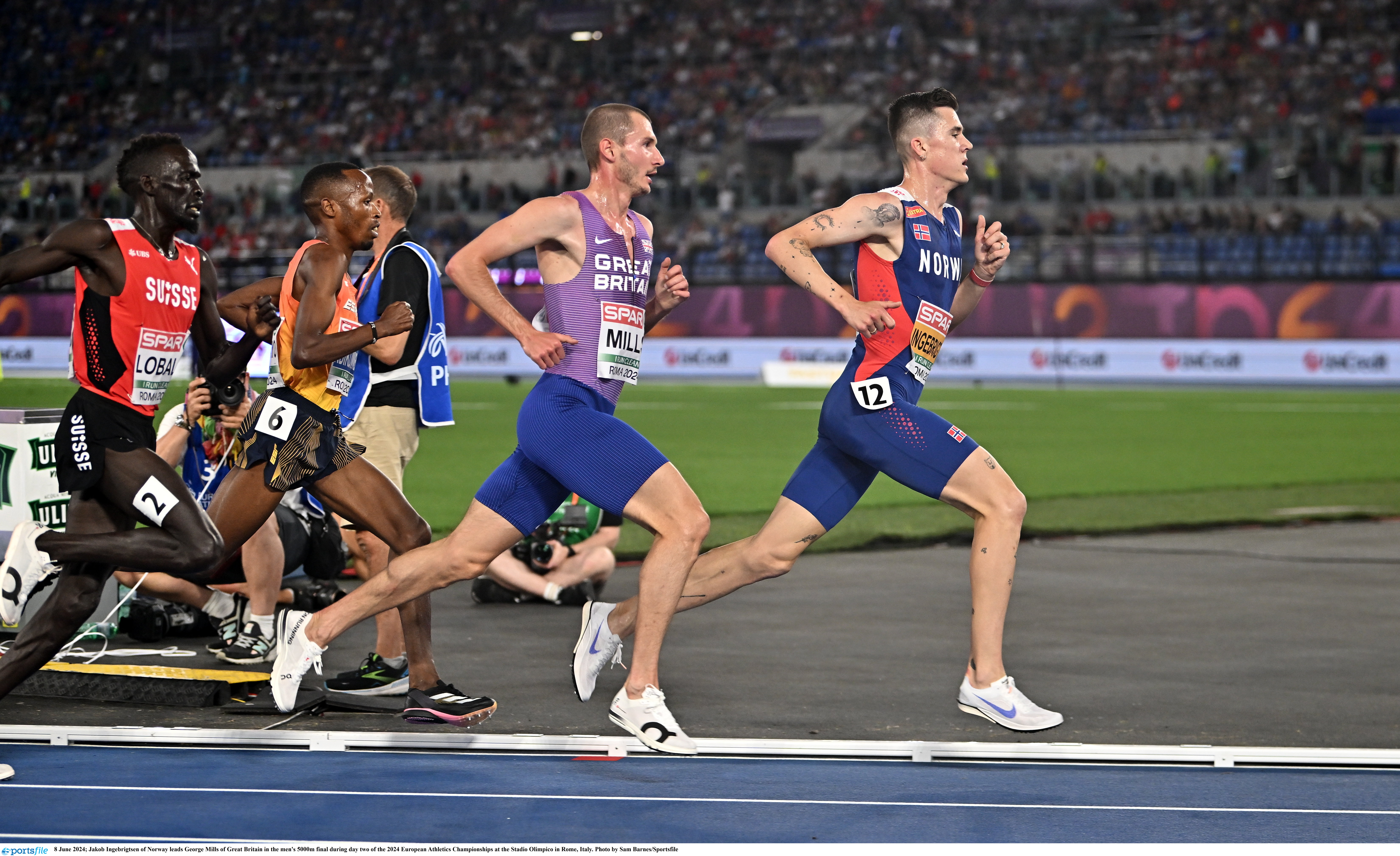 Mills took second place in the men's 5000m race