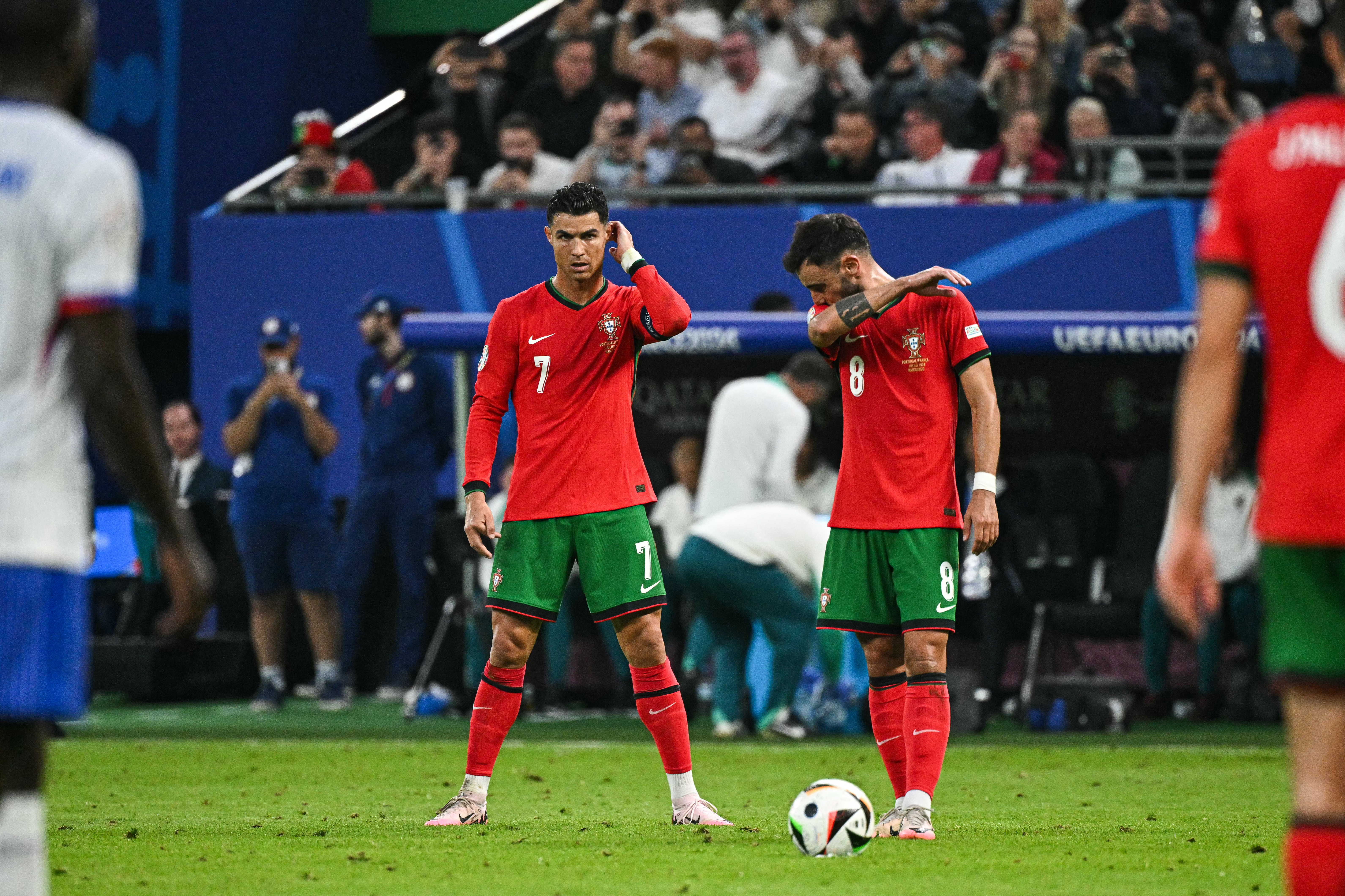 Cristiano Ronaldo passed up on a free-kick to Bruno Fernandes