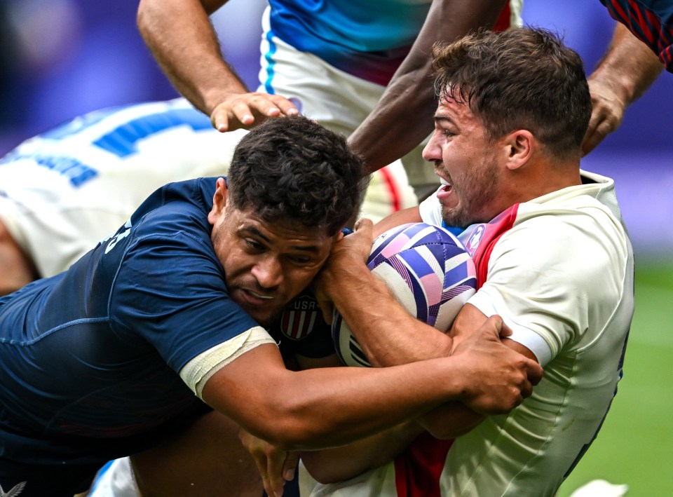 Antoine Dupont struggled to inspire France to victory against USA in their rugby sevens opener