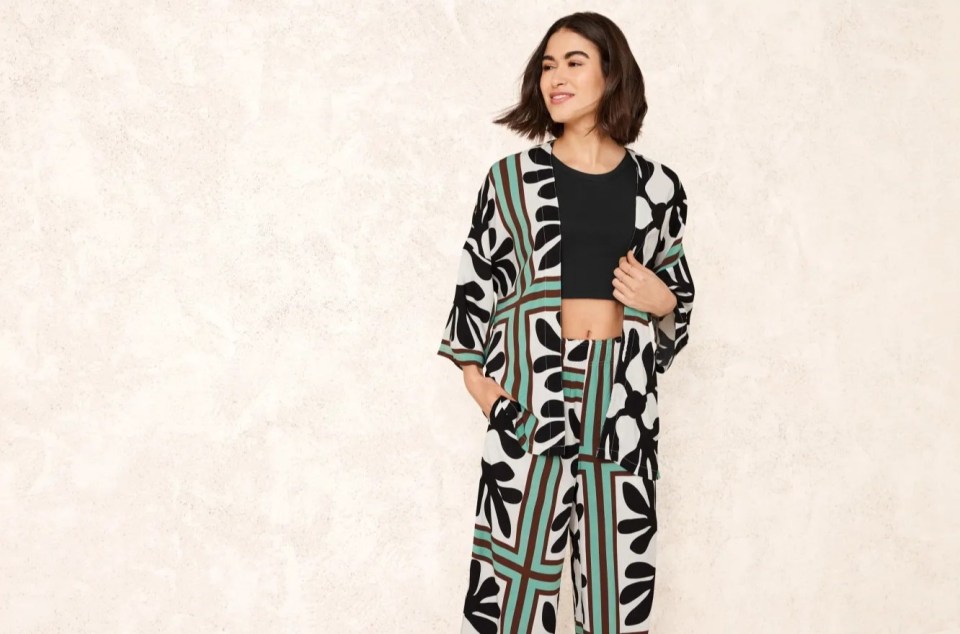 Fashion fans are racing to Lidl for a new co-ord set they can get for a tenner