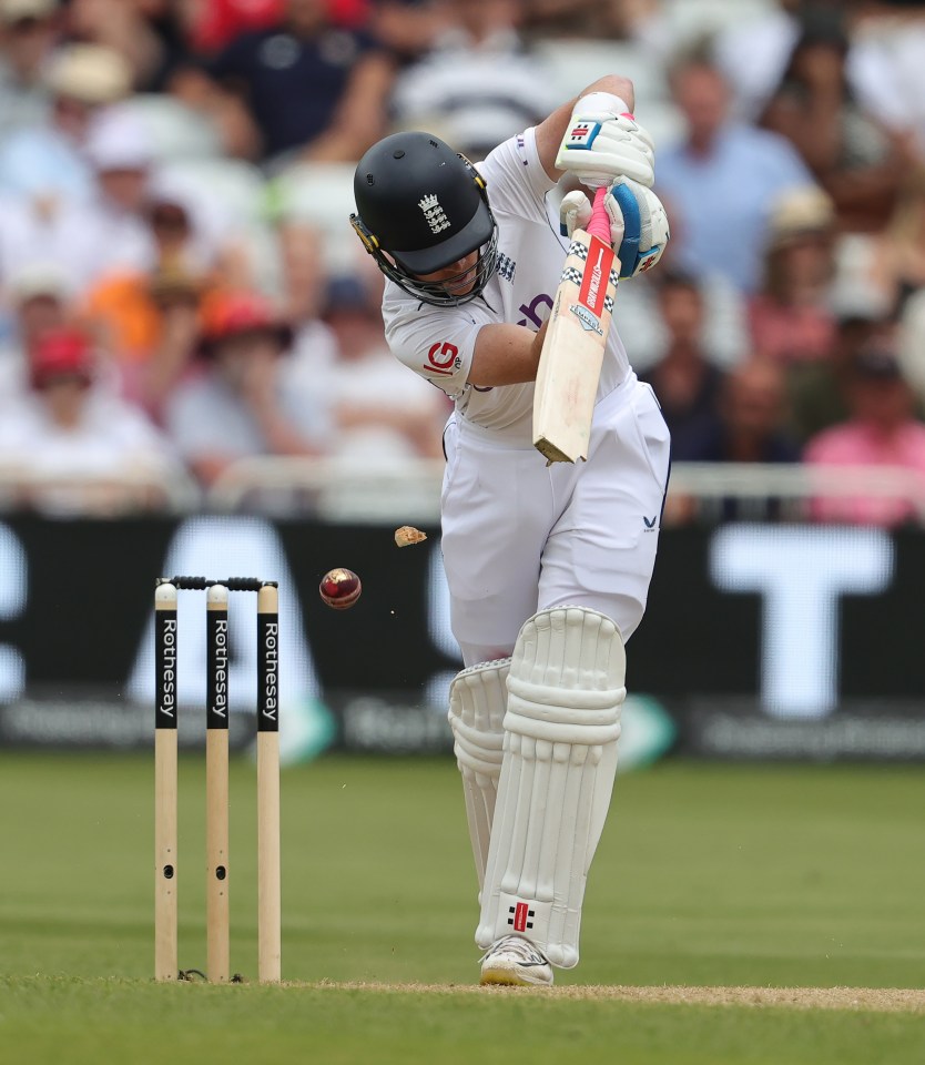 Ollie Pope'sbat was broken after a ball from Alzarri Joseph