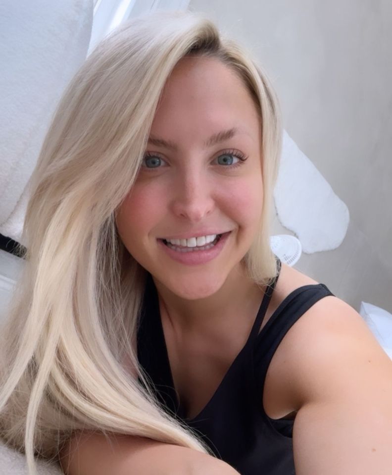 Emma Louise Jones looked stunning in a no makeup selfie