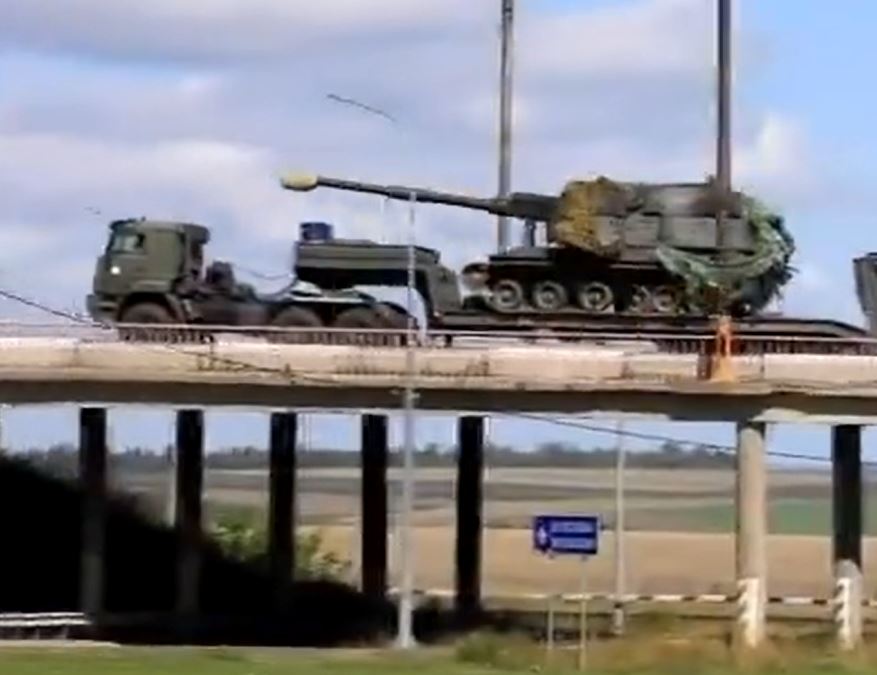 Putin is bringing up heavy artillery to the border with Ukraine