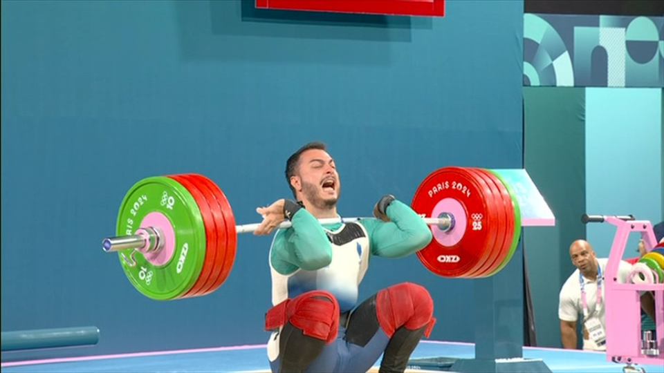 Romain imadouchene's legs buckled as he attempted to lift 195kg