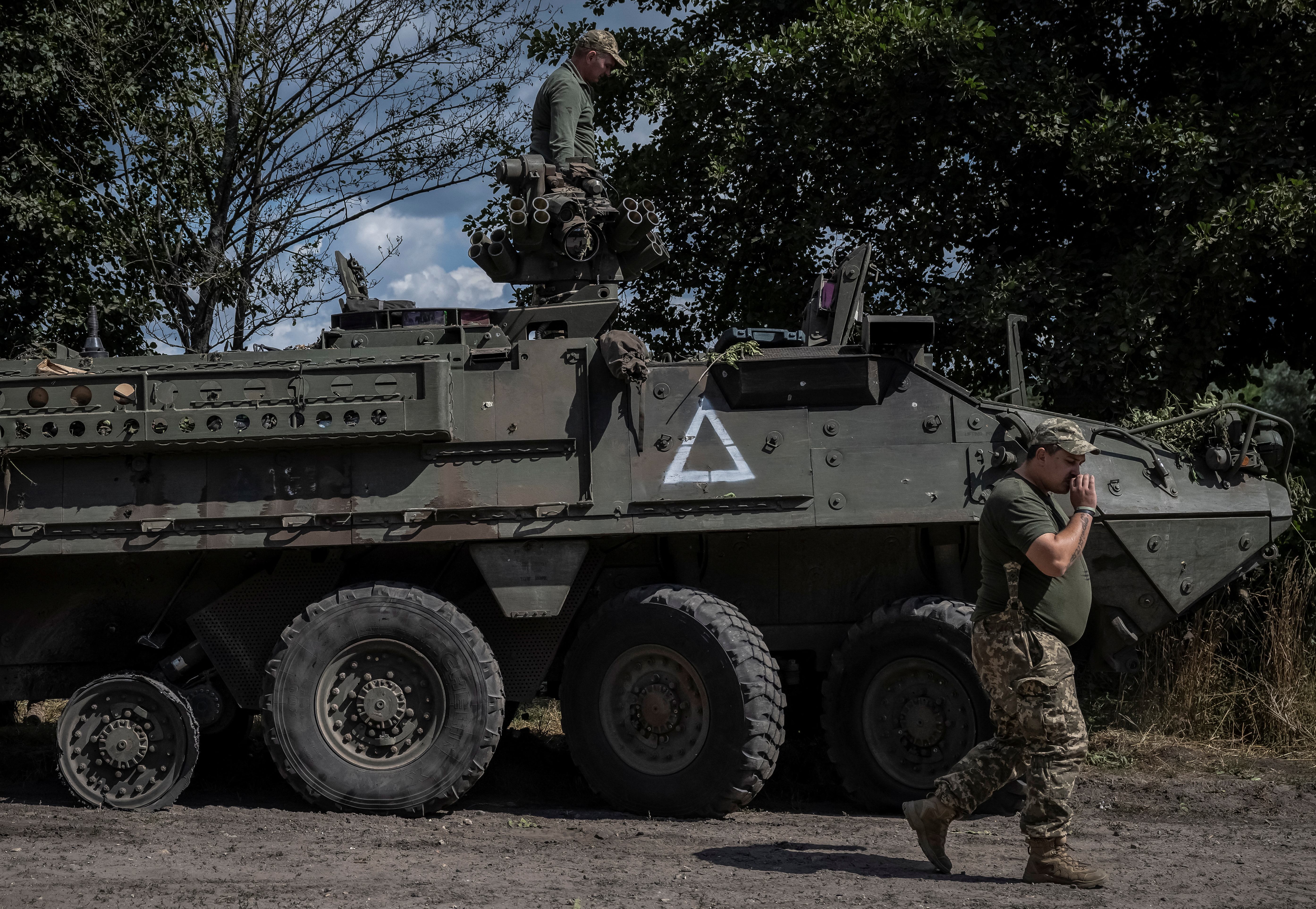 Ukrainian tank bearing the army's symbolic 'White Triangle' symbol