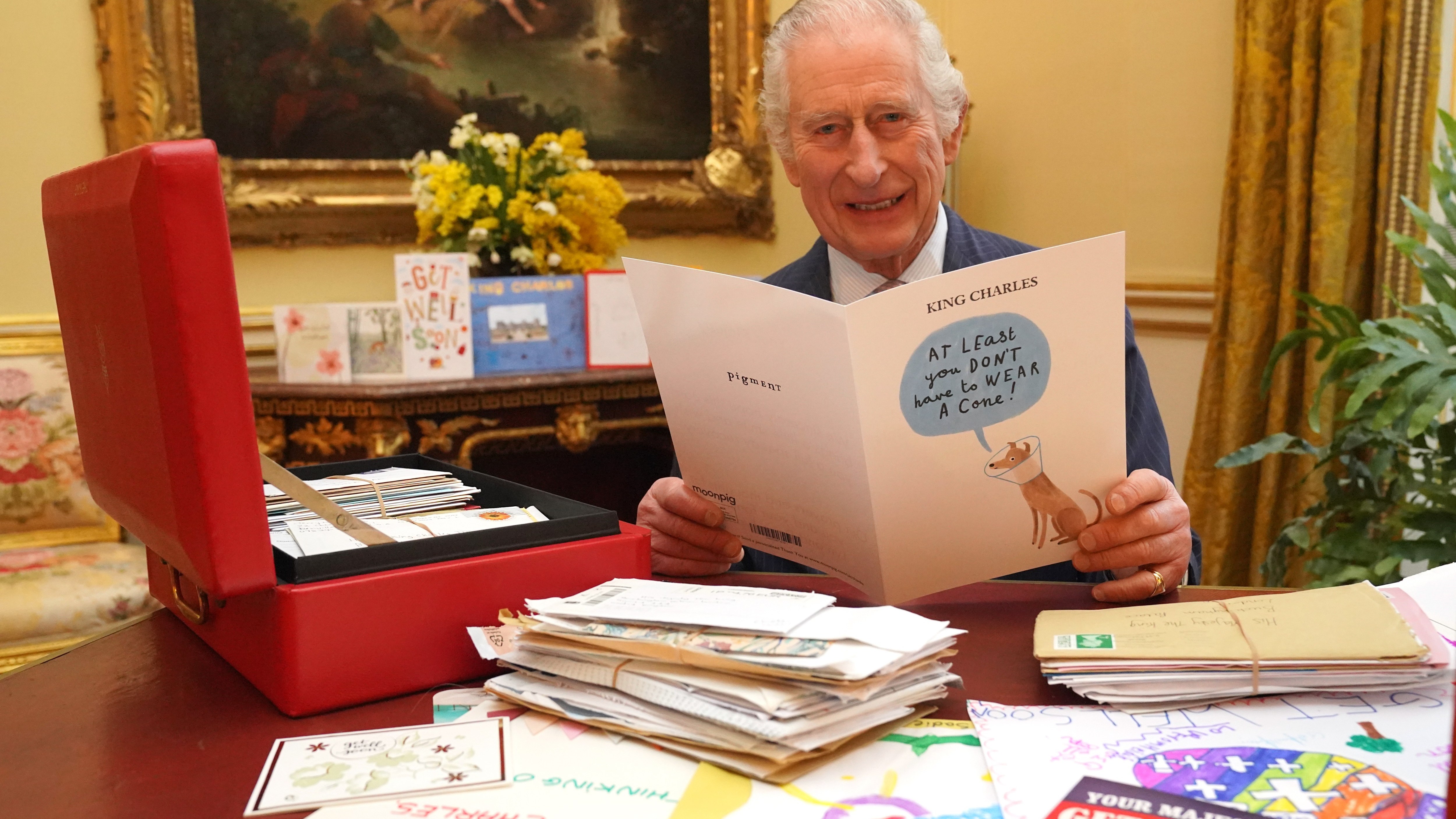 ‘Chin up and be brave’: King cheered by get-well cards